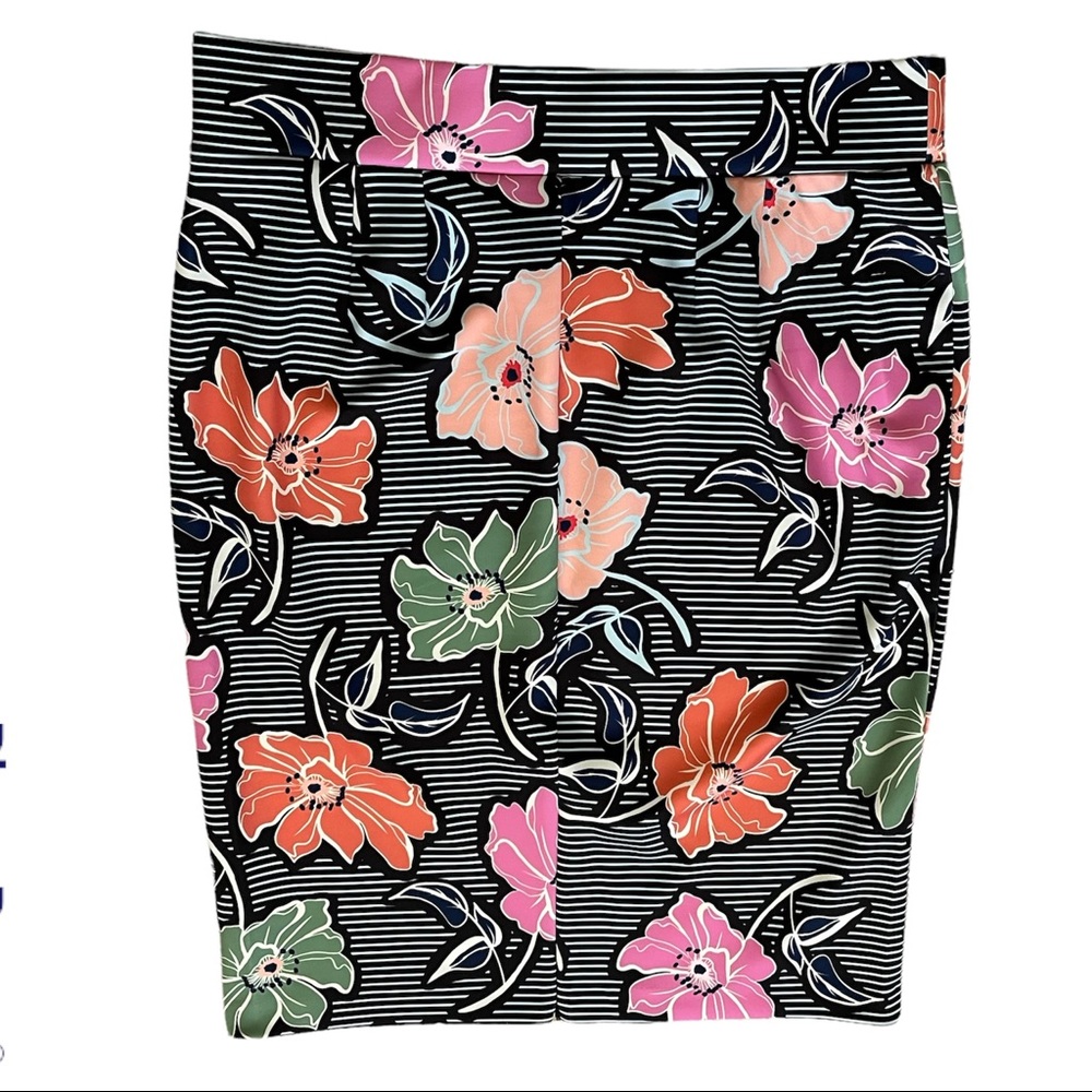 Eloquii Floral Print Stretch Pencil Skirt 18 - Picture 2 of 6